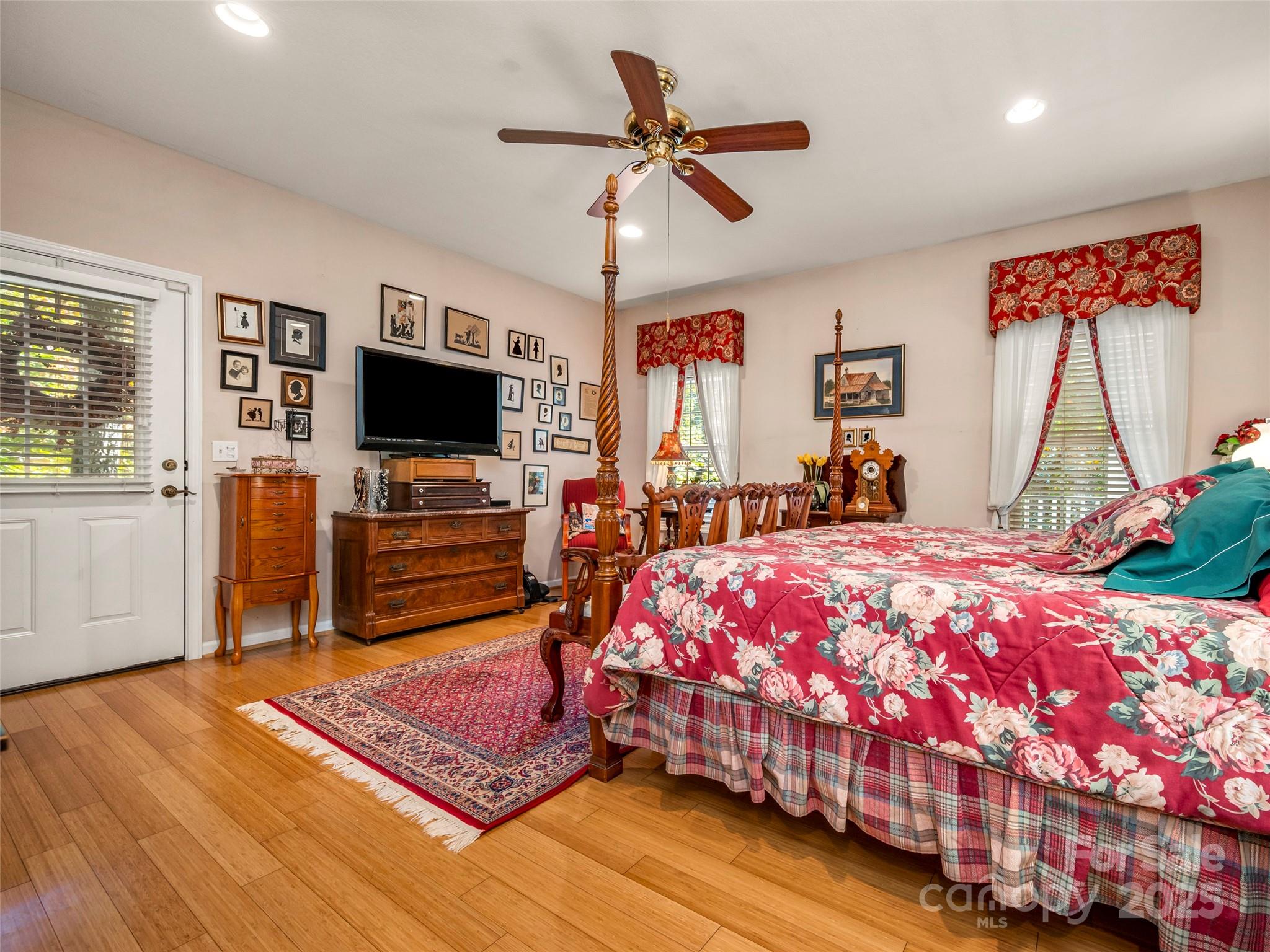 89 Memory Lane Saluda NC 28773