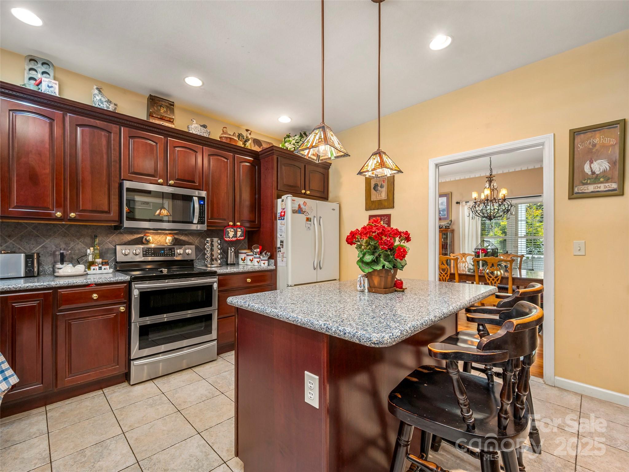 89 Memory Lane Saluda NC 28773