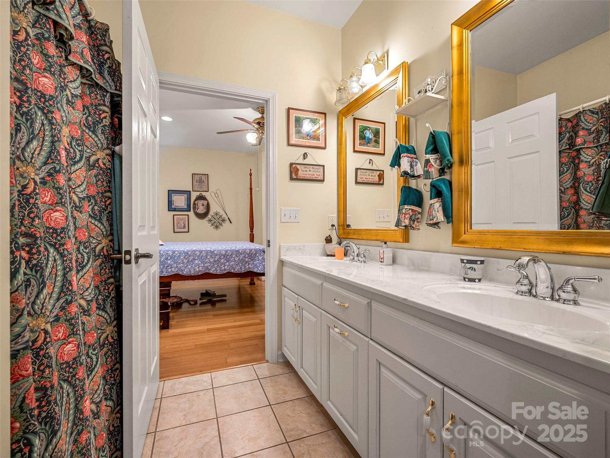 89 Memory Lane Saluda NC 28773