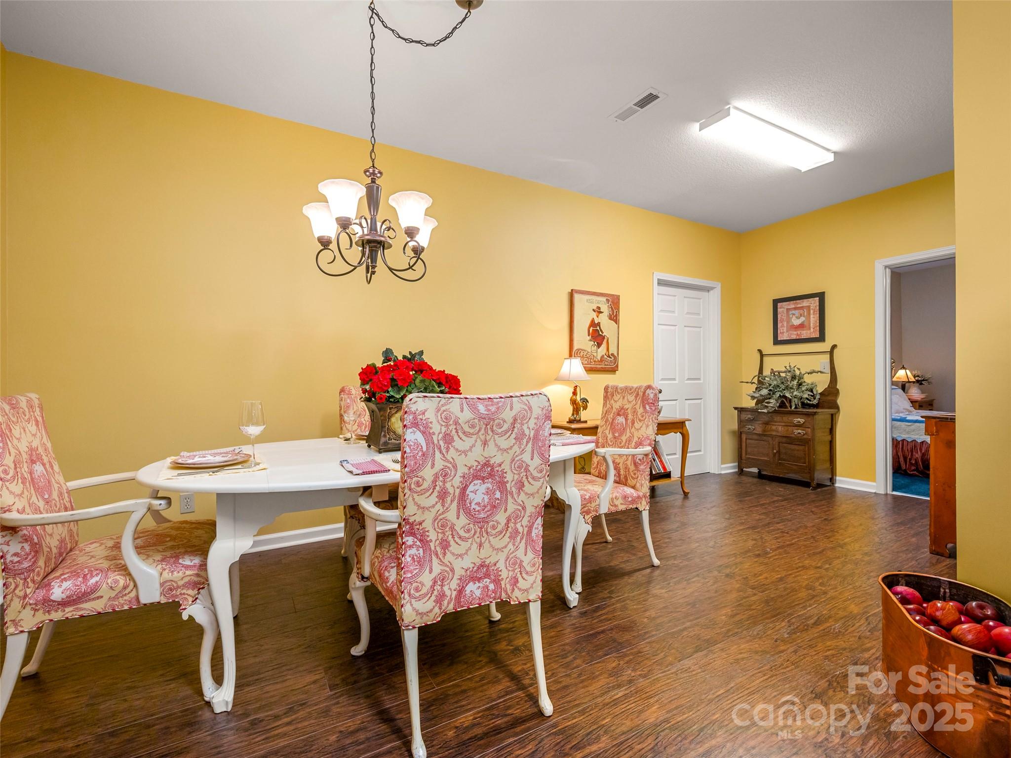 89 Memory Lane Saluda NC 28773