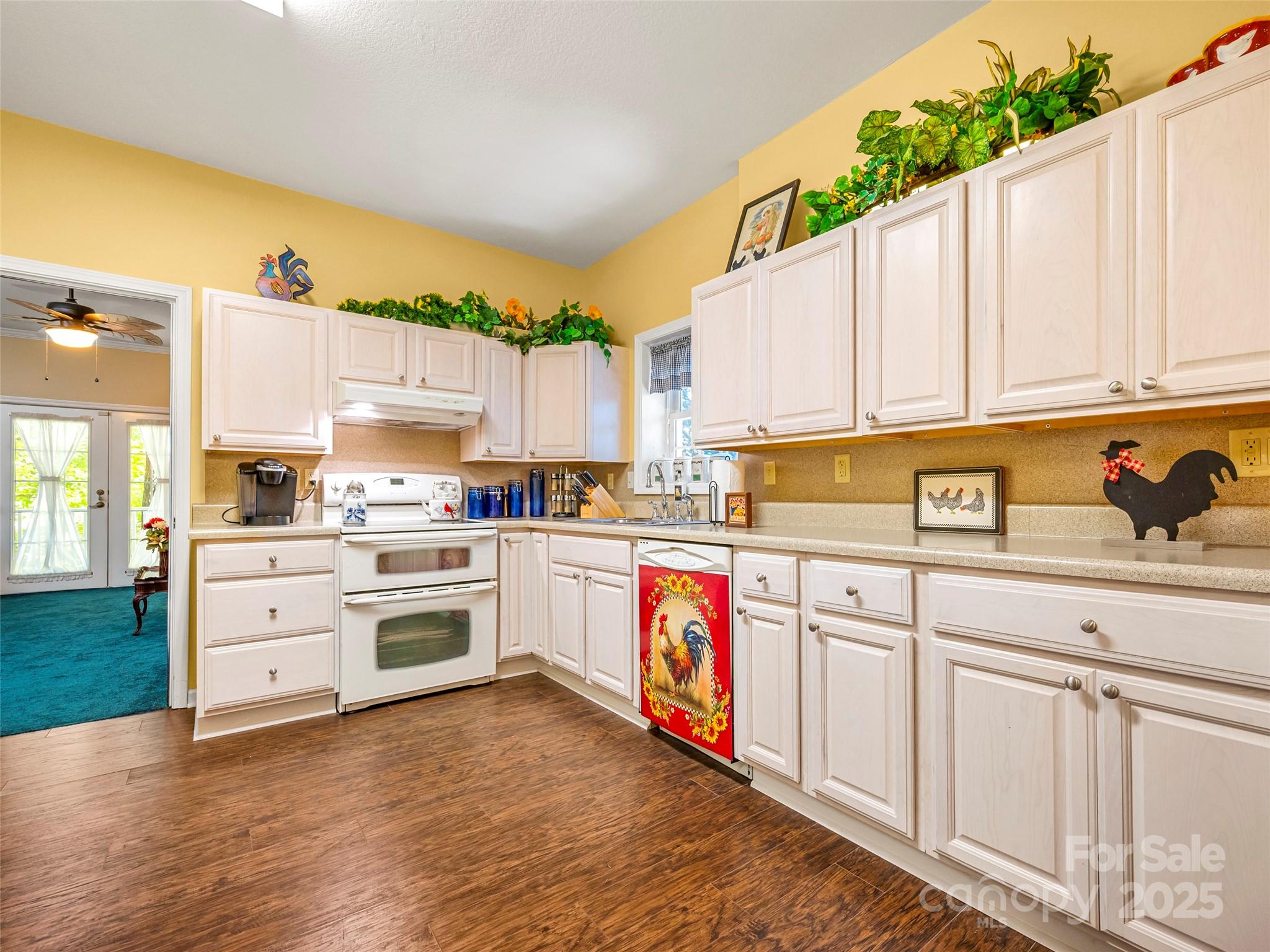 89 Memory Lane Saluda NC 28773