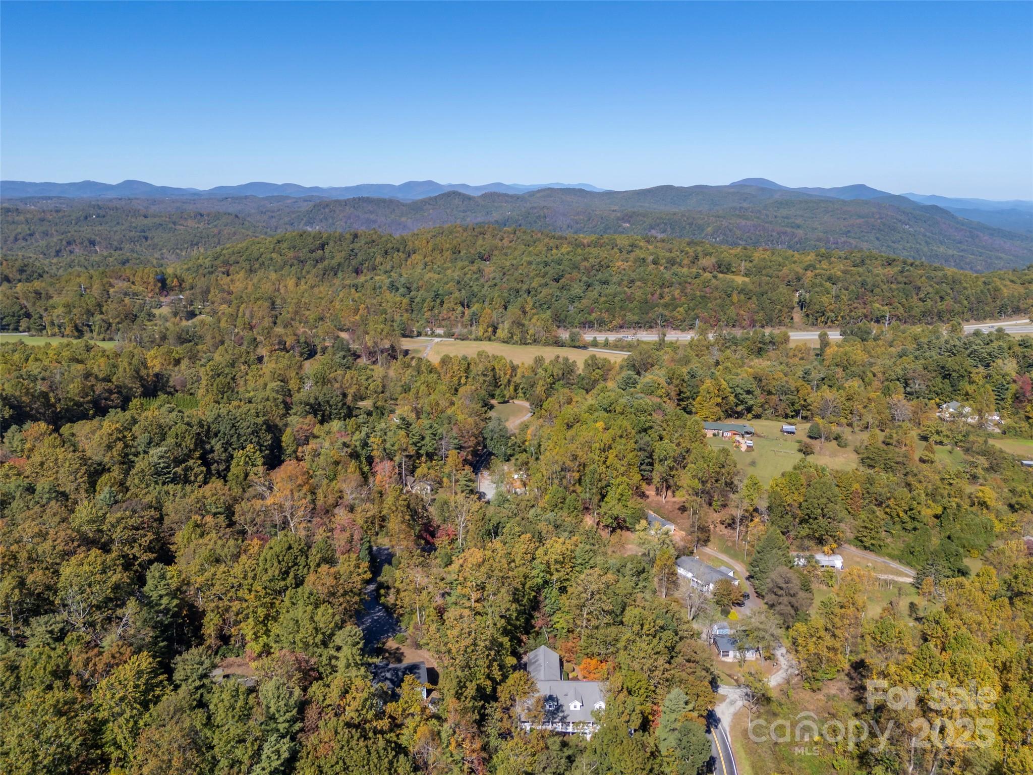 89 Memory Lane Saluda NC 28773