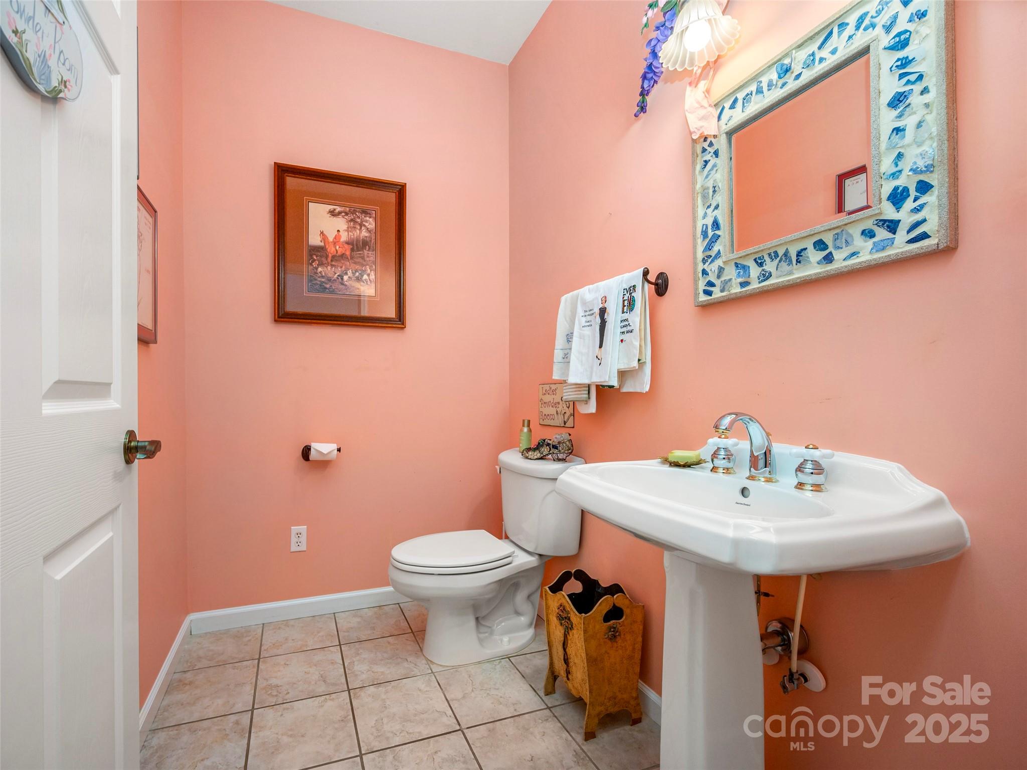 89 Memory Lane Saluda NC 28773