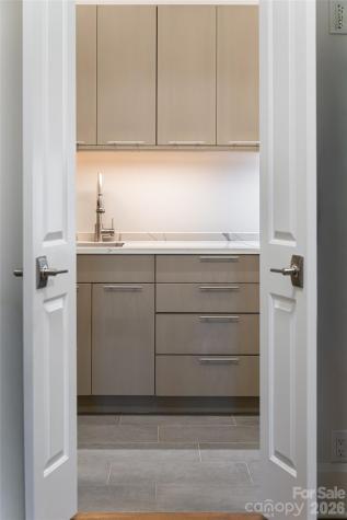 22 Snap Dragon Court Asheville NC 28804