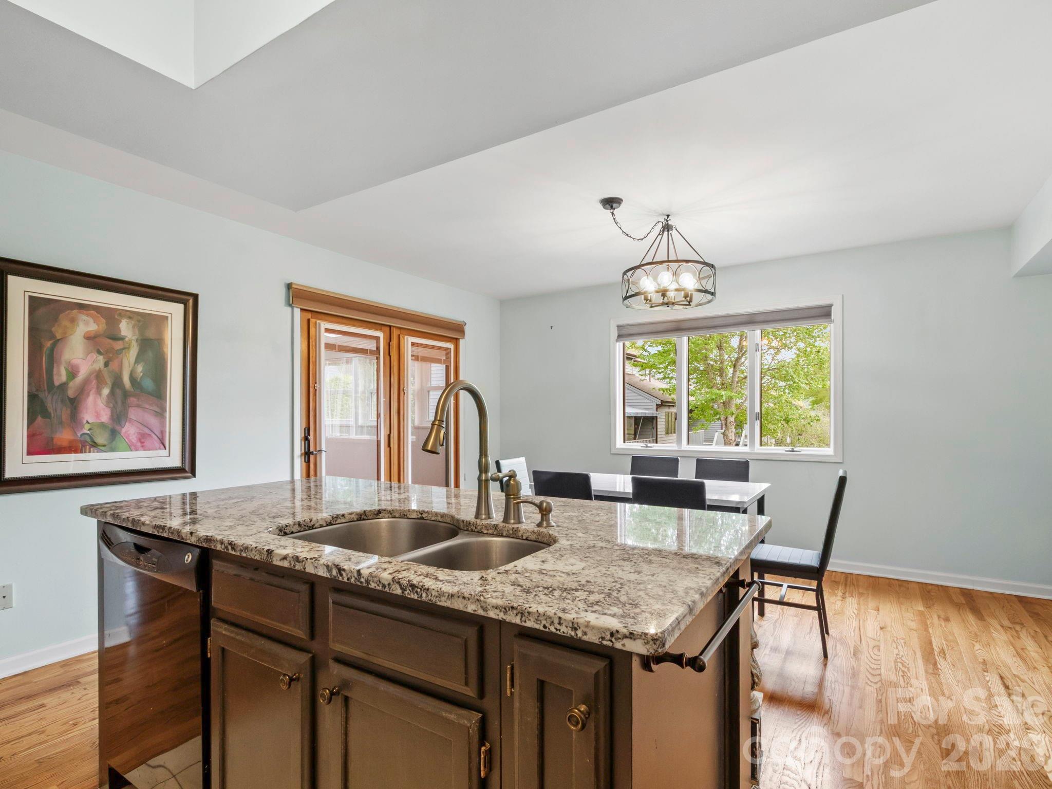 317 Robertson Street Burnsville NC 28714