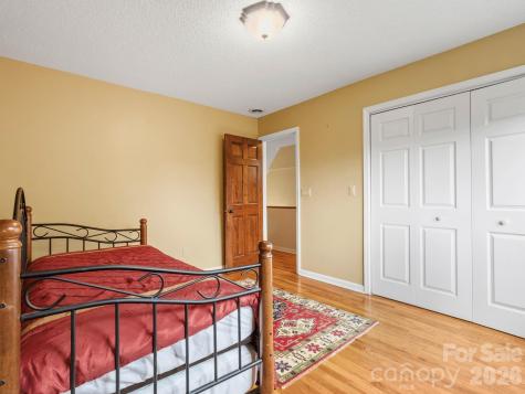 317 Robertson Street Burnsville NC 28714