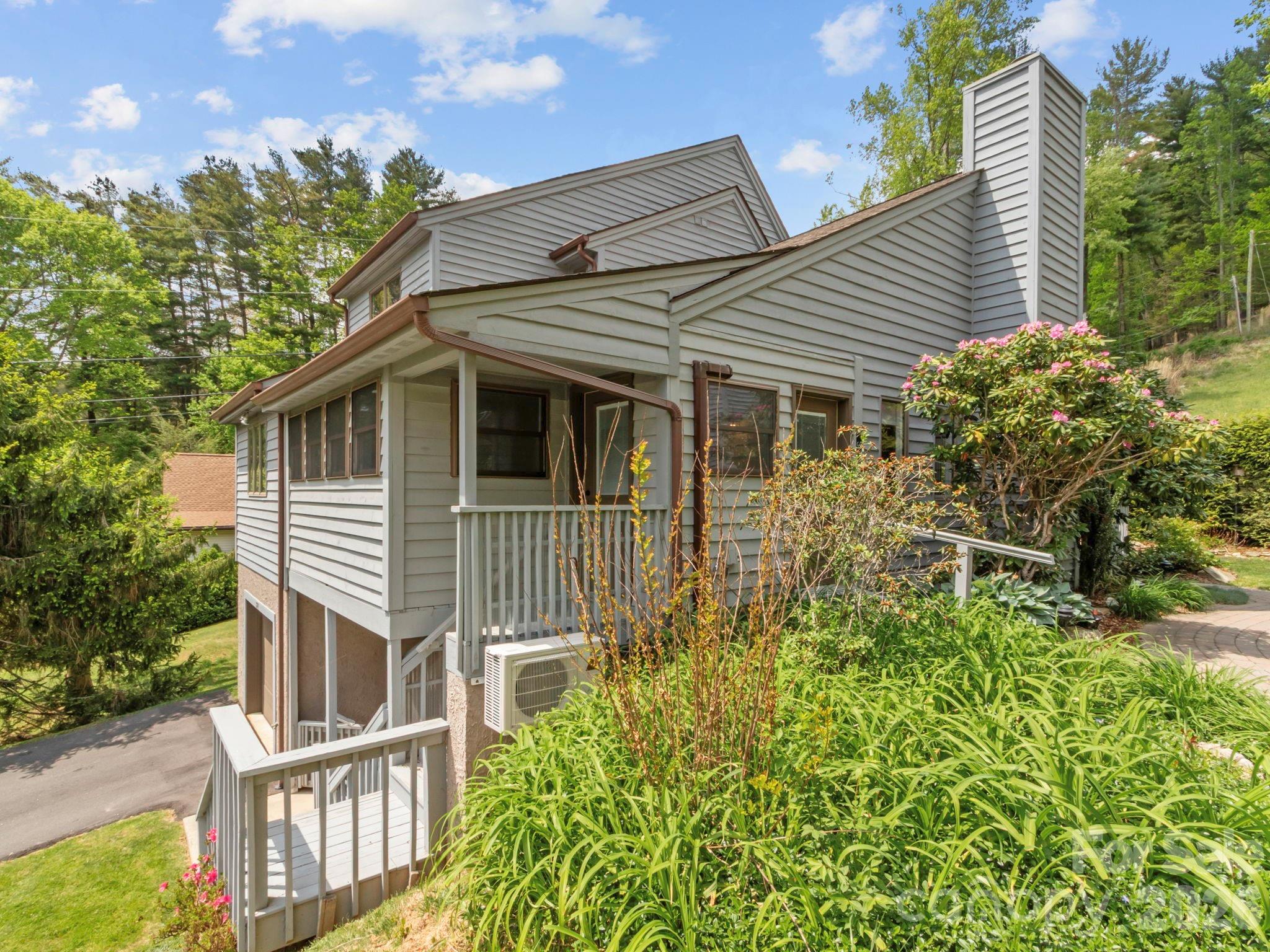 317 Robertson Street Burnsville NC 28714