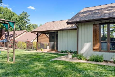 3469 Lake Shore Road S Denver NC 28037