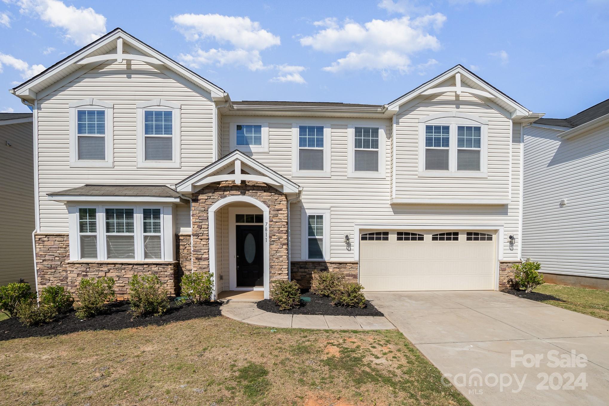 7811 Meridale Forest Drive Charlotte NC 28269