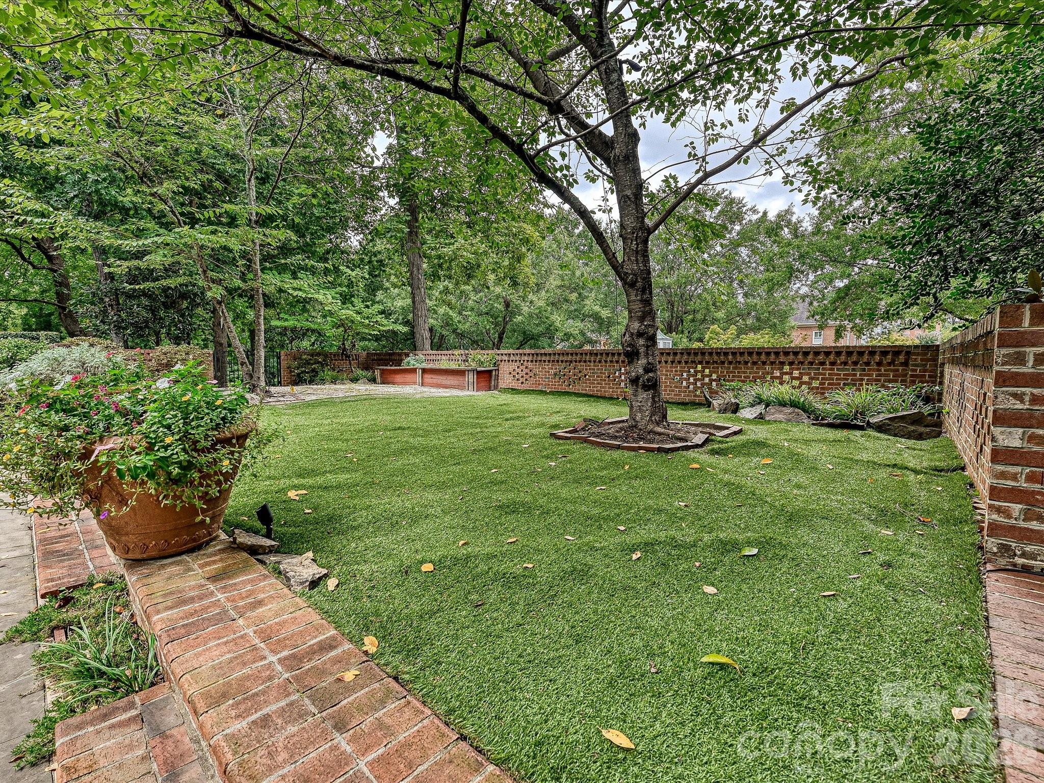 2132 Rolston Drive Charlotte NC 28207