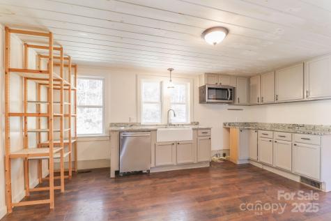 1108 Jenkins Valley Road Alexander NC 28701
