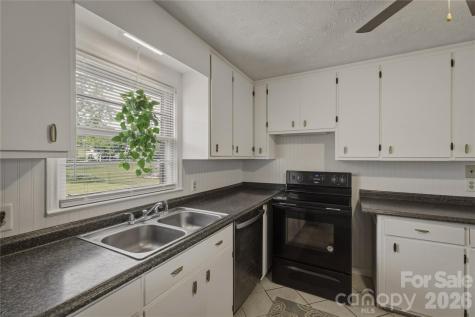 1348 Hibriten Drive SE Lenoir NC 28645
