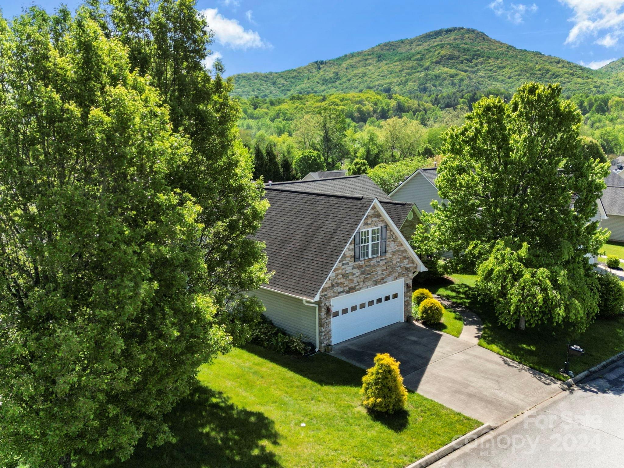 93 Farm Valley Road Fletcher NC 28732
