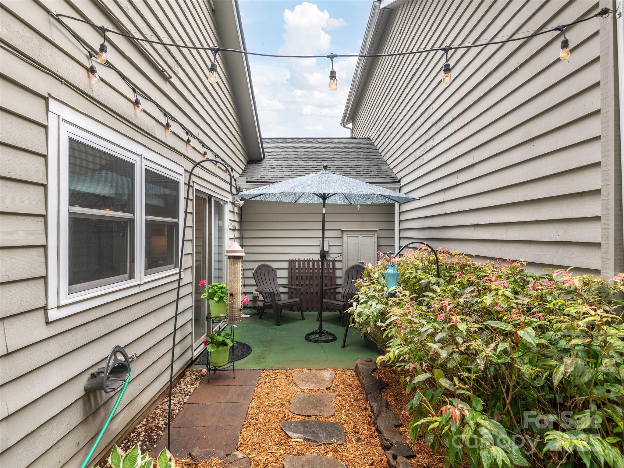 22 Cedarcliff Circle Asheville NC 28803