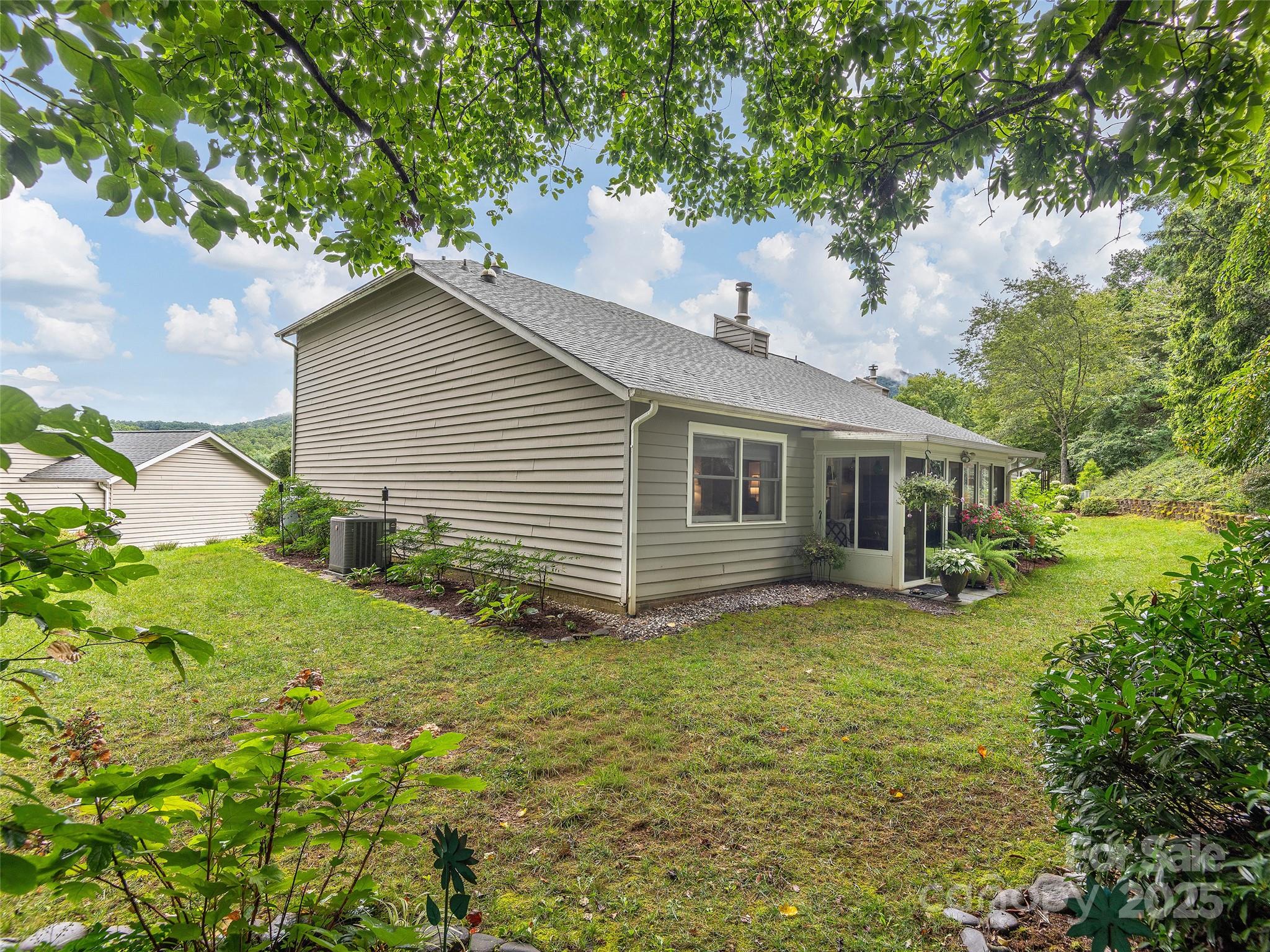 22 Cedarcliff Circle Asheville NC 28803