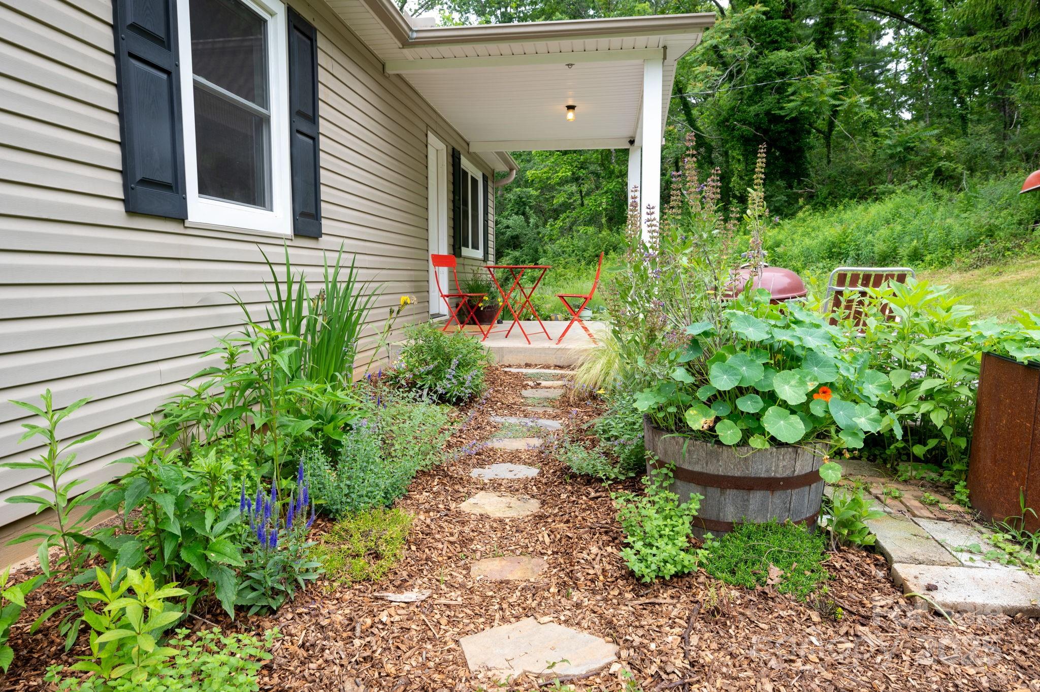 205 Cowan Cove Road Asheville NC 28806