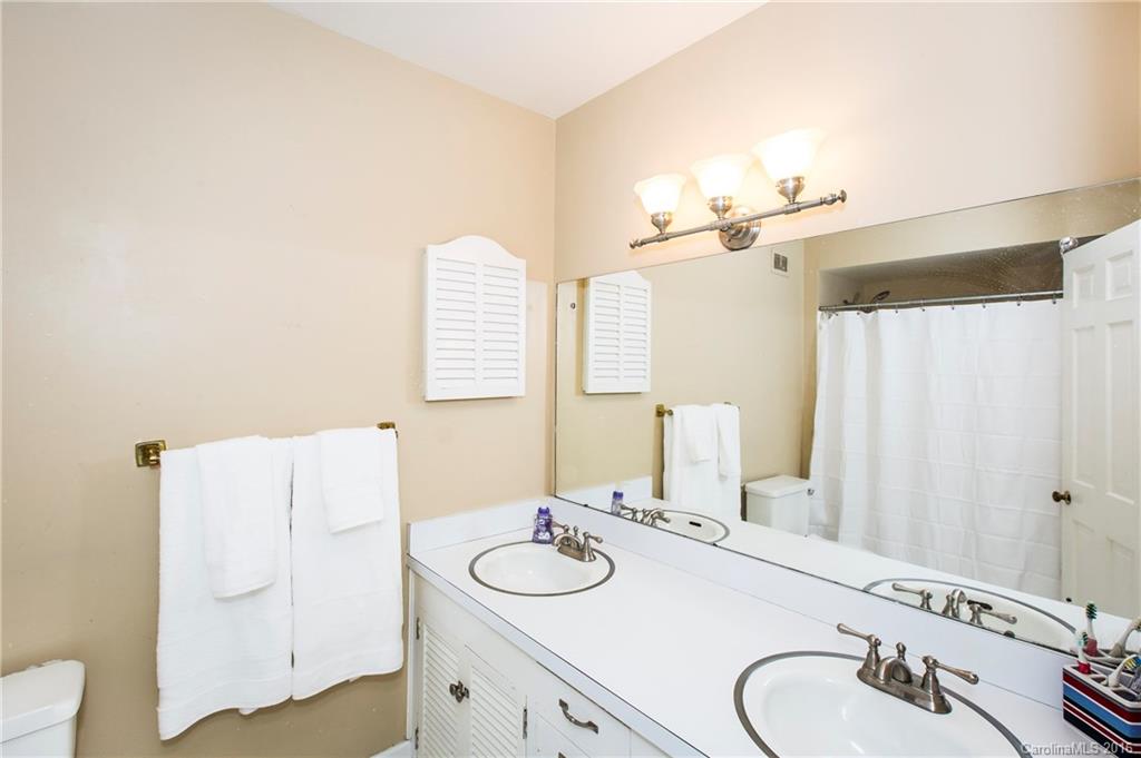 2307 Overhill Road Charlotte NC 28211