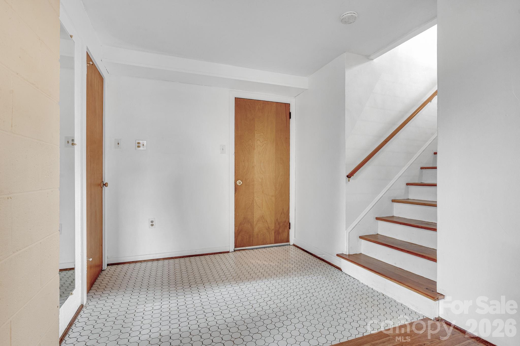 17 Swindale Street Asheville NC 28801