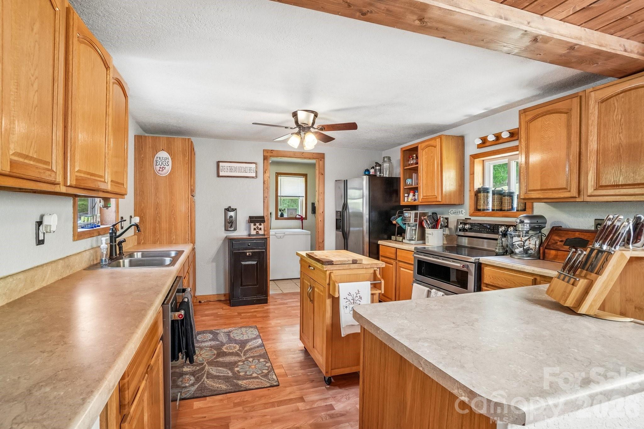 302 Battle Creek Drive Green Mountain NC 28740