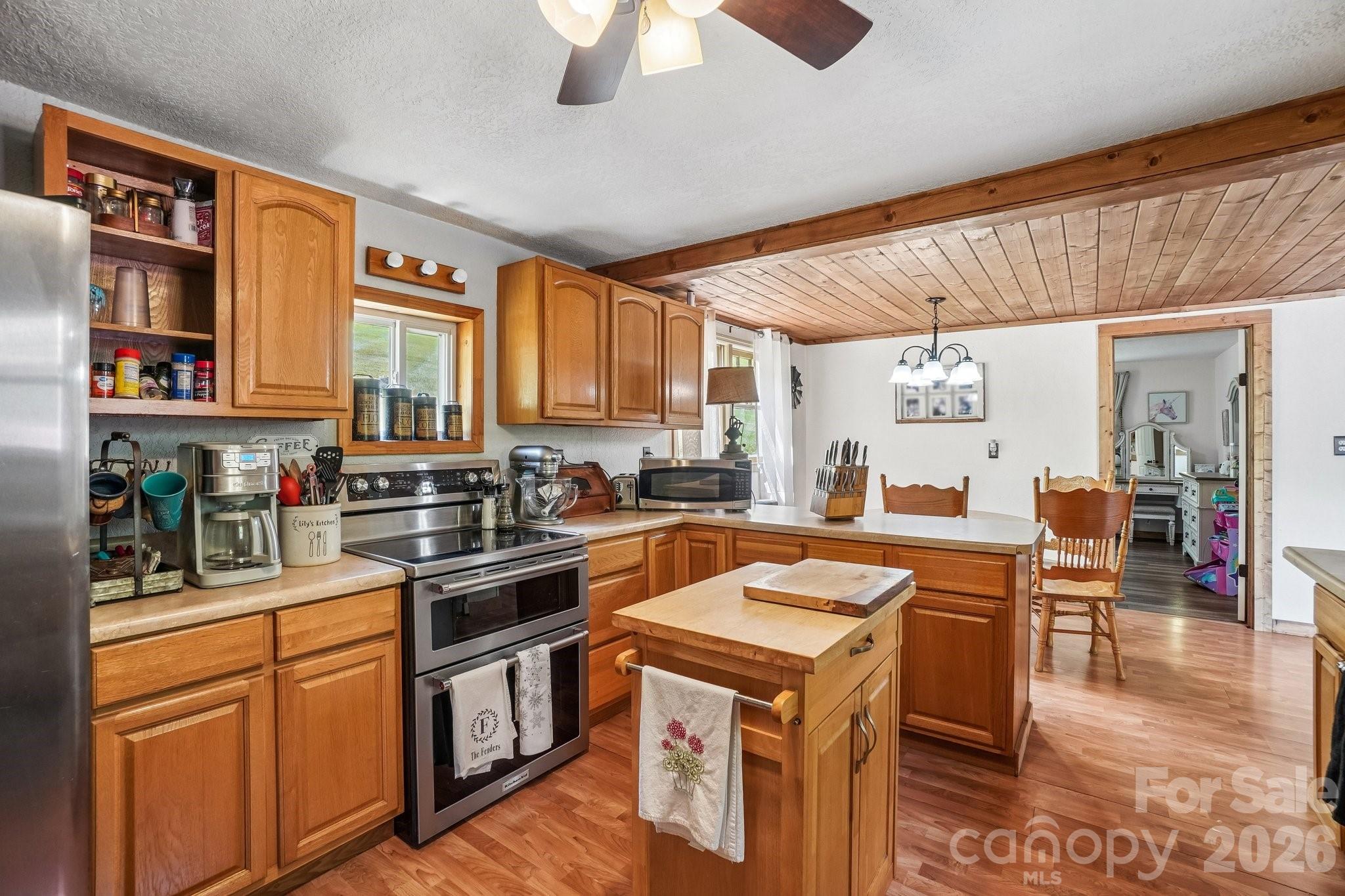 302 Battle Creek Drive Green Mountain NC 28740