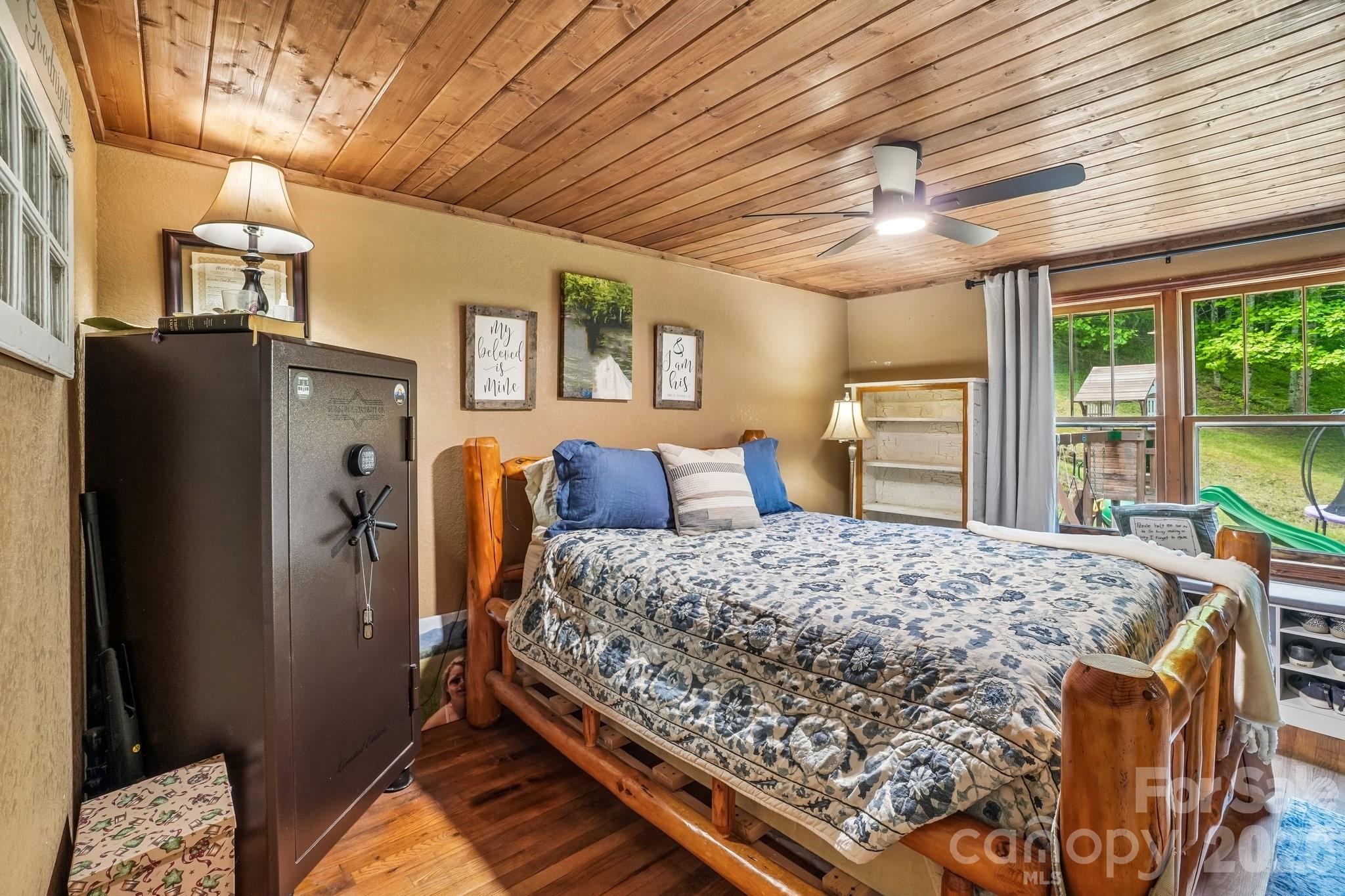 302 Battle Creek Drive Green Mountain NC 28740