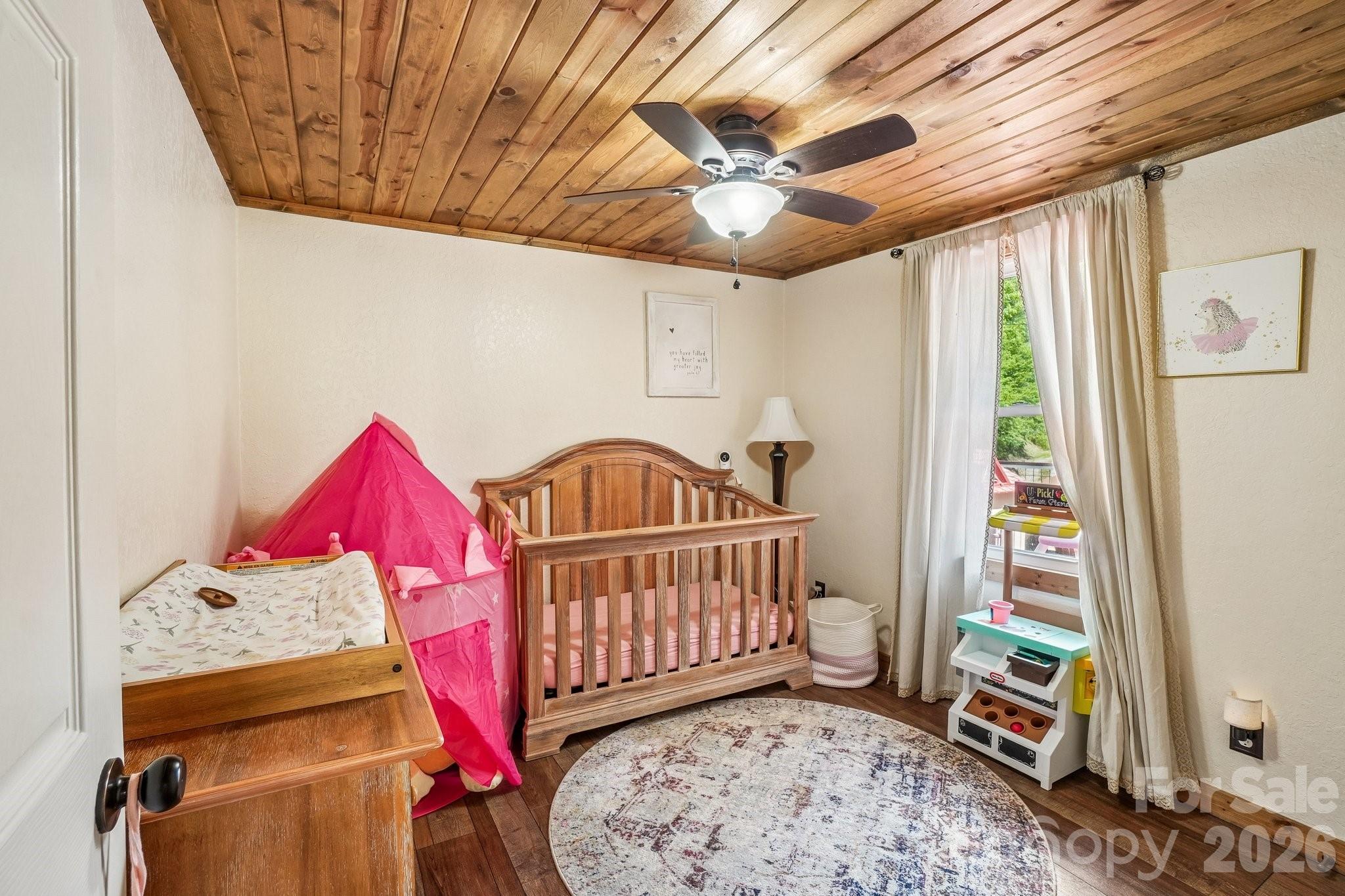 302 Battle Creek Drive Green Mountain NC 28740