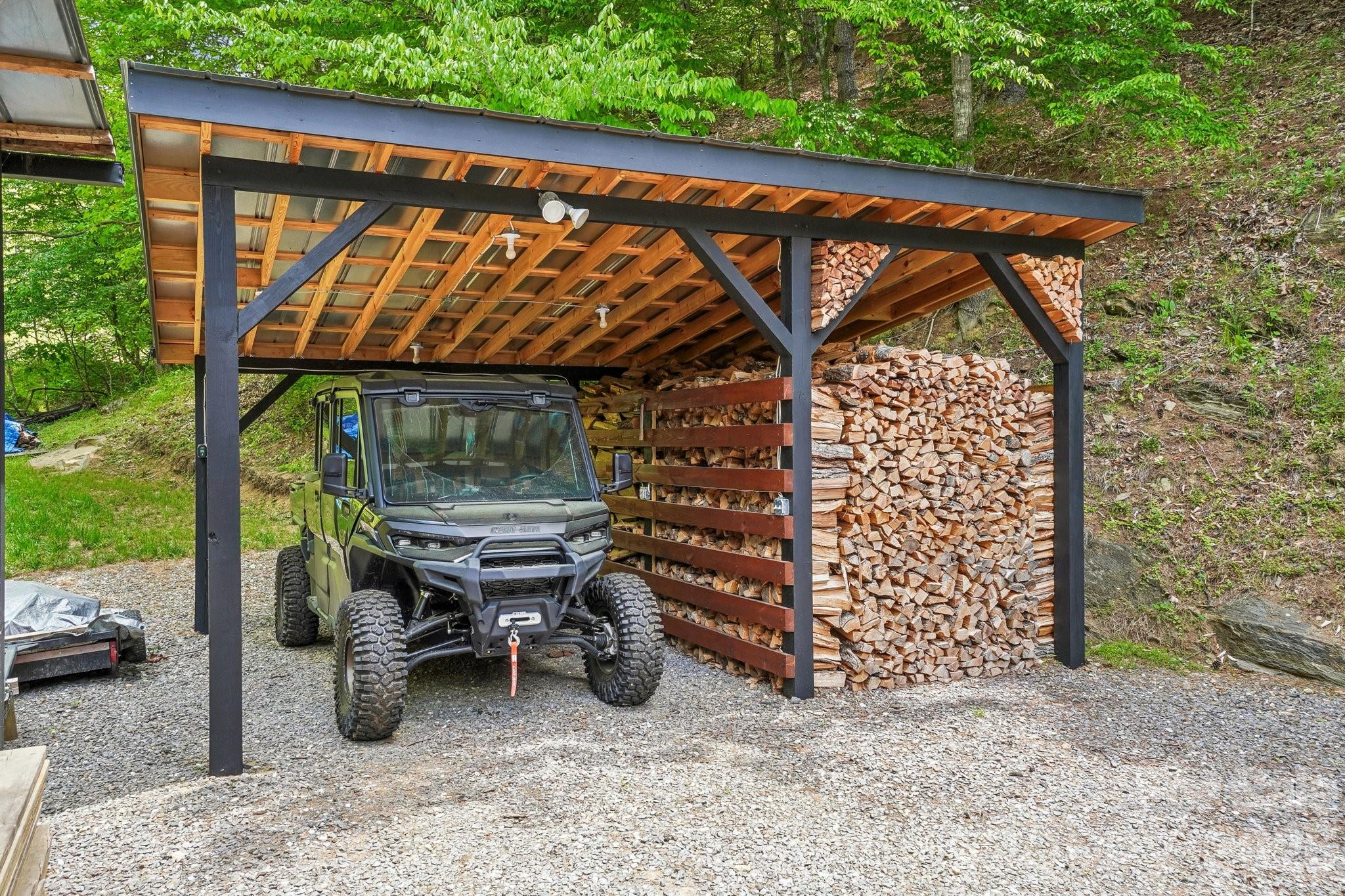 302 Battle Creek Drive Green Mountain NC 28740