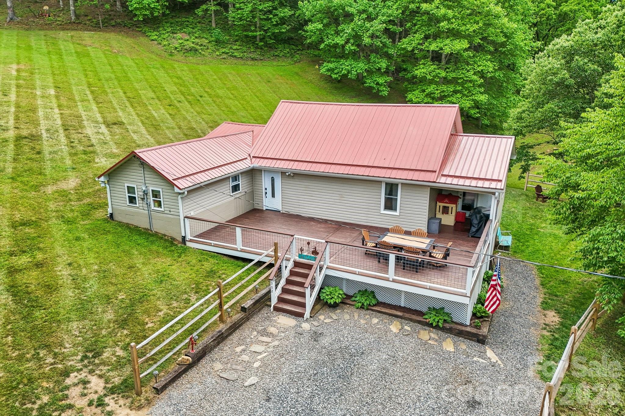 302 Battle Creek Drive Green Mountain NC 28740