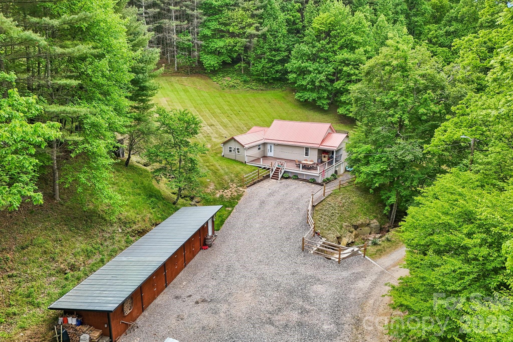 302 Battle Creek Drive Green Mountain NC 28740
