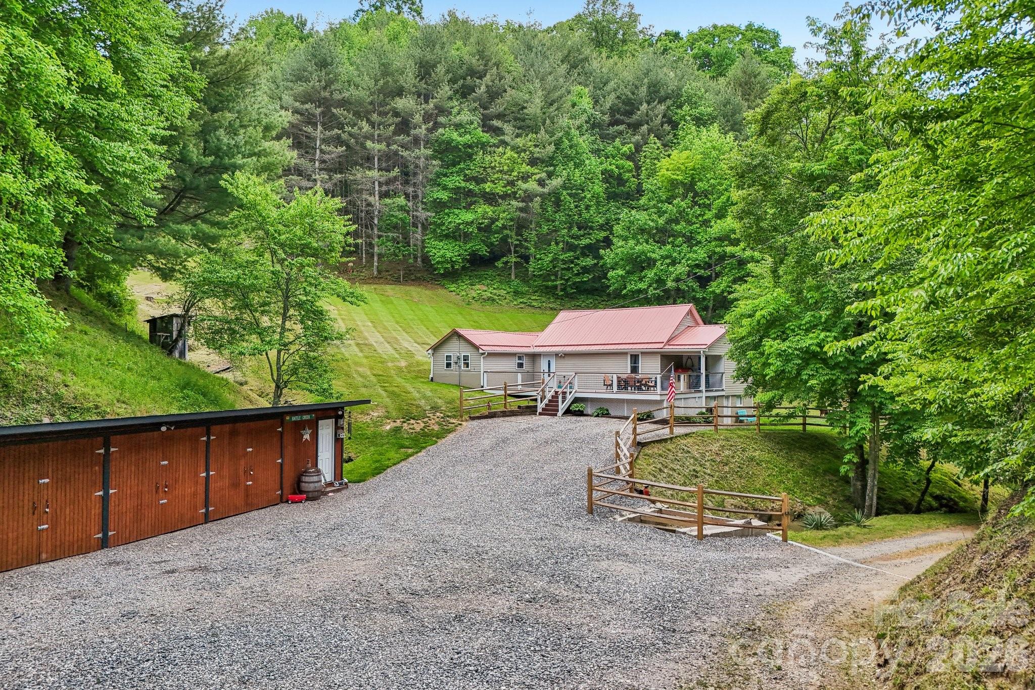 302 Battle Creek Drive Green Mountain NC 28740