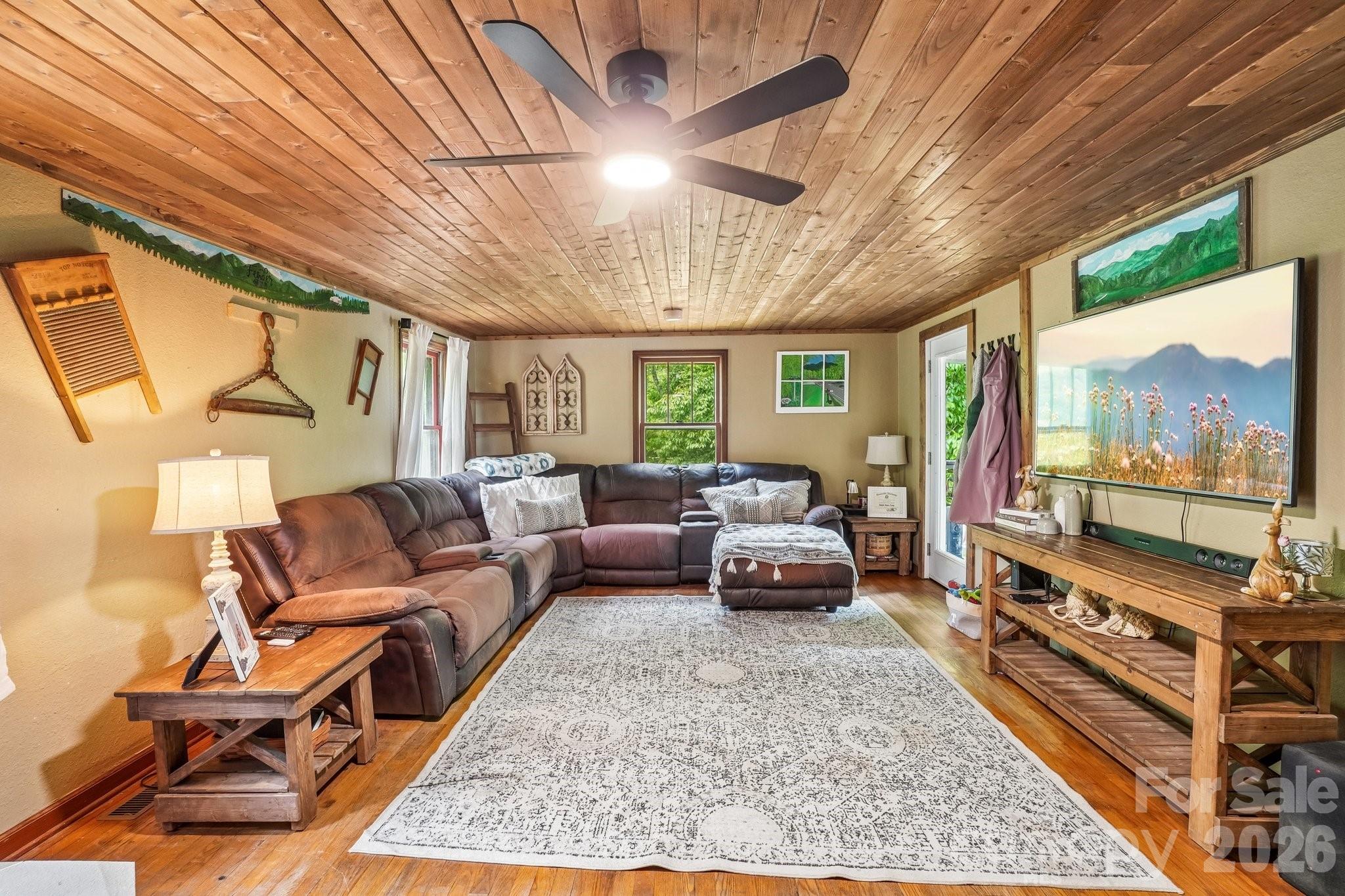 302 Battle Creek Drive Green Mountain NC 28740