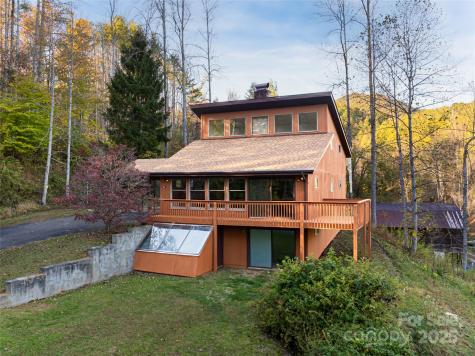 423 Hardscrabble Road Burnsville NC 28714