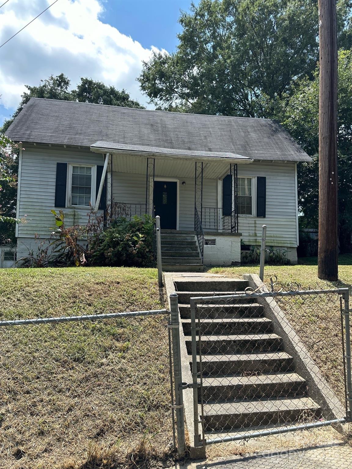 1019 W 5th Avenue Gastonia NC 28052