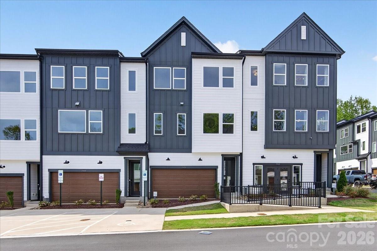 7933 Cedarsmith Court Charlotte NC 28217