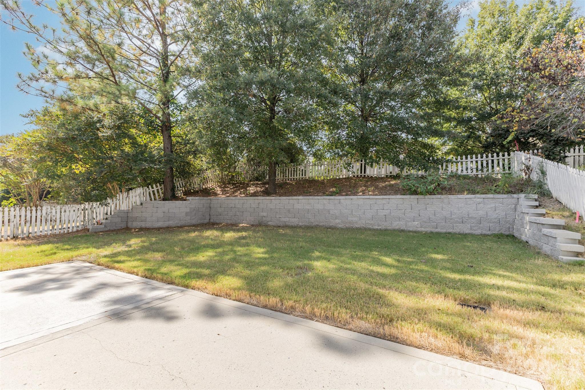 9429 Ridgeforest Drive Charlotte NC 28277