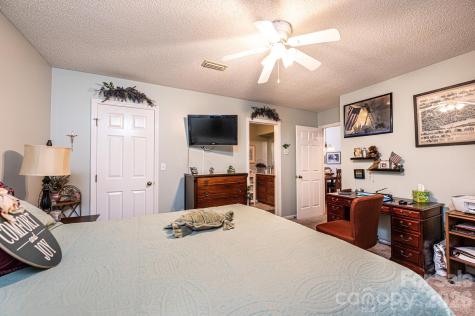 1788 12th Street NE Hickory NC 28601