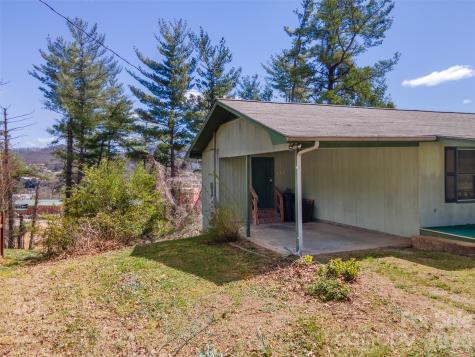 21 Queen Street Sylva NC 28779