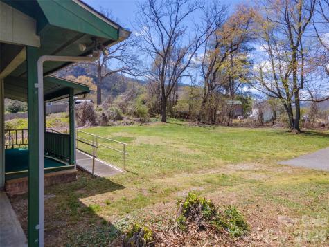 21 Queen Street Sylva NC 28779