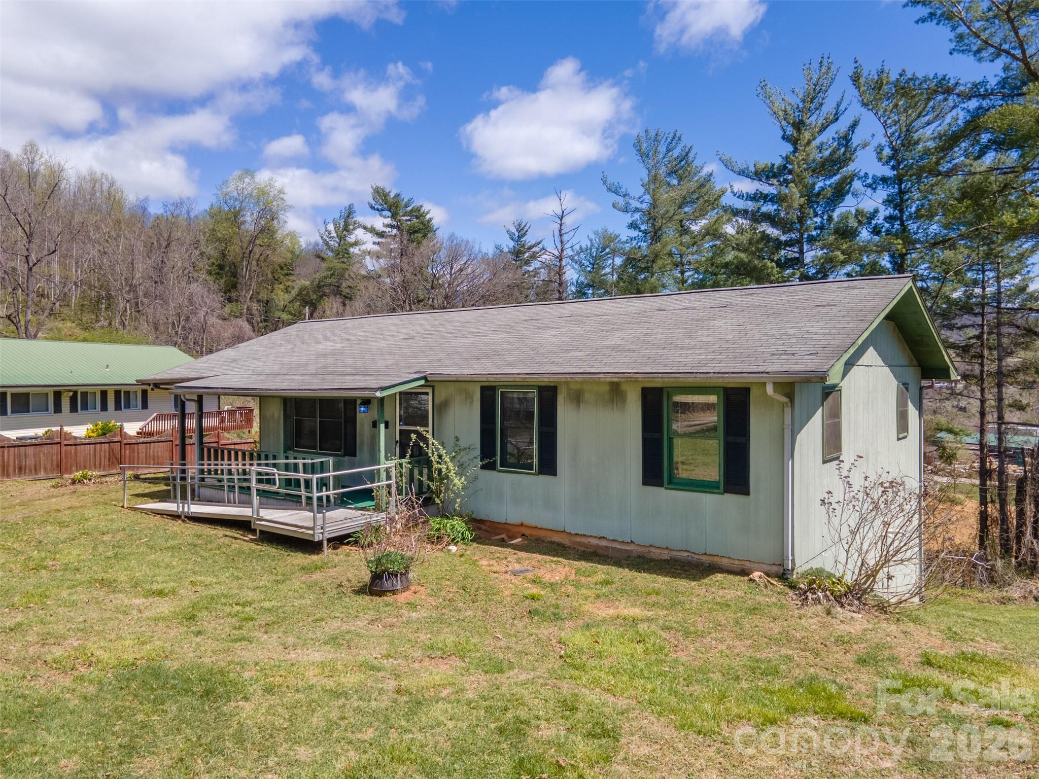 21 Queen Street Sylva NC 28779