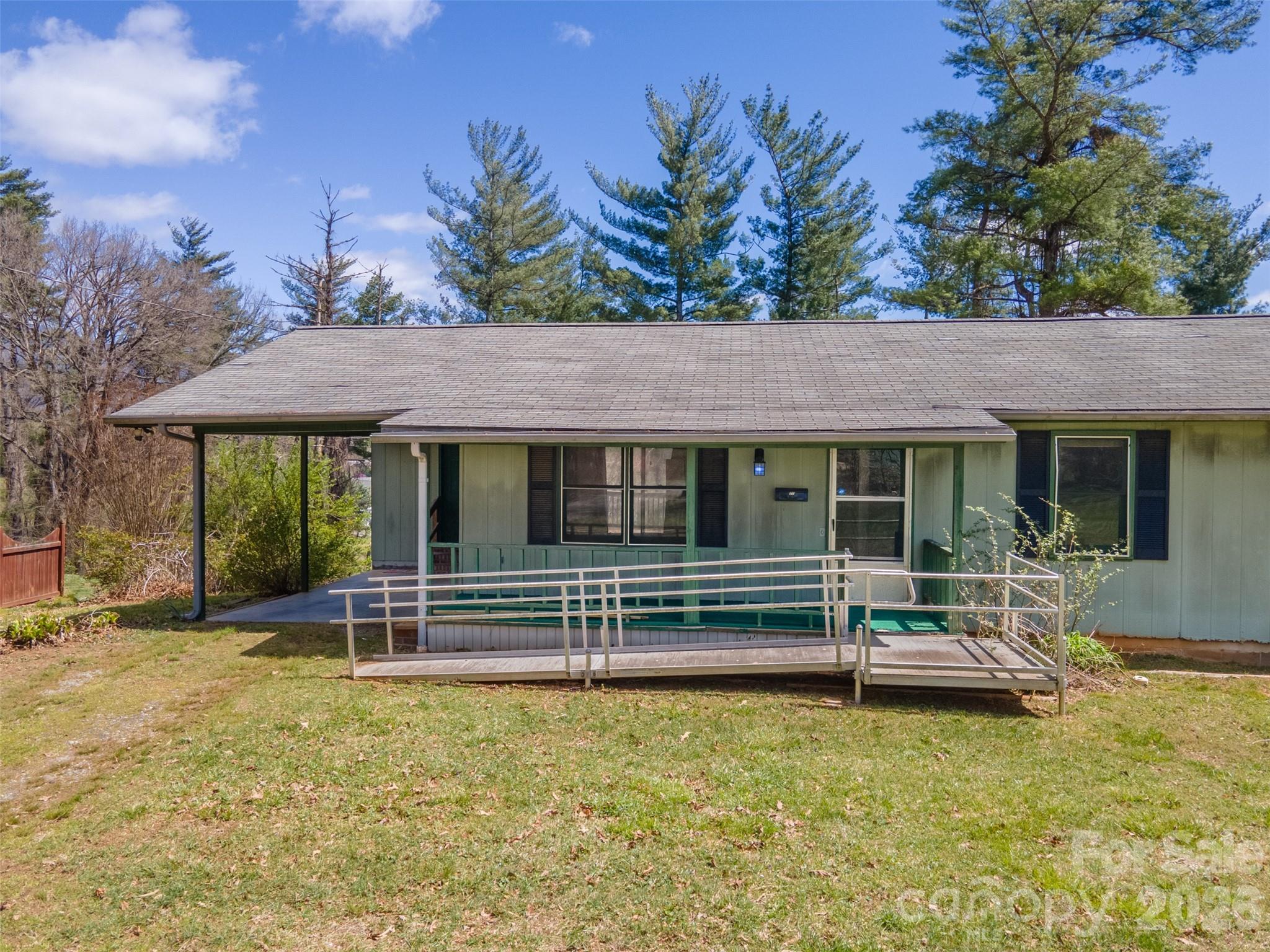 21 Queen Street Sylva NC 28779