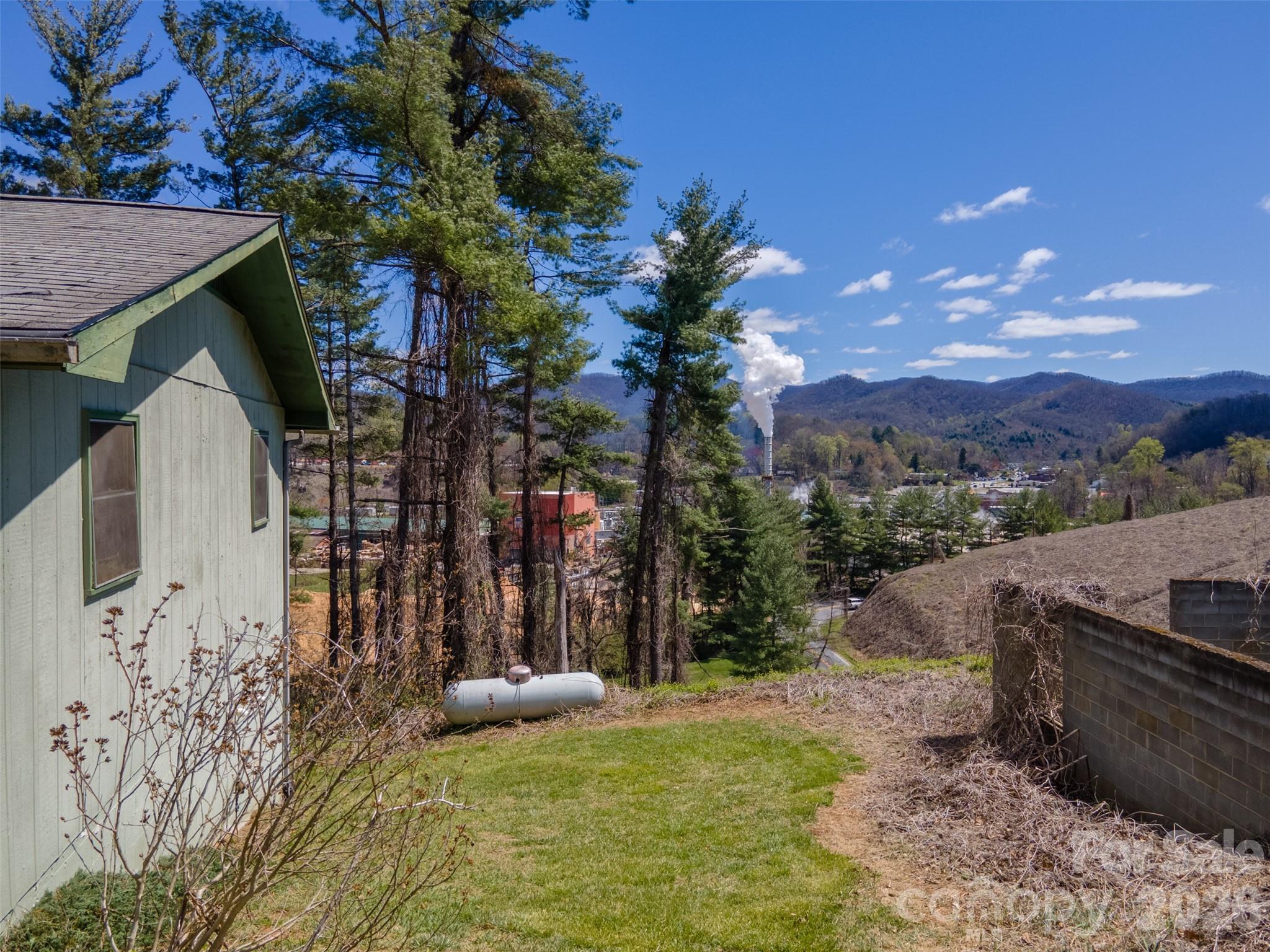 21 Queen Street Sylva NC 28779
