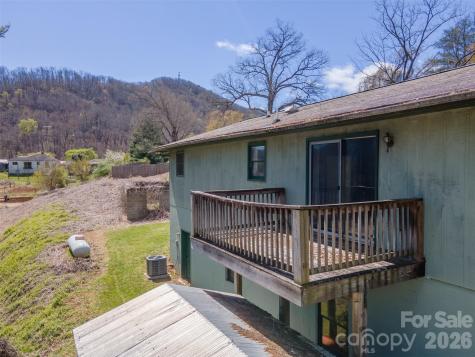 21 Queen Street Sylva NC 28779