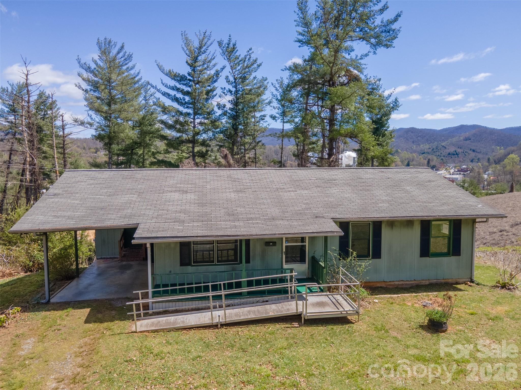 21 Queen Street Sylva NC 28779