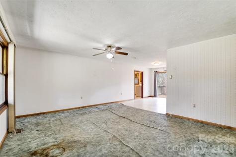 21 Queen Street Sylva NC 28779