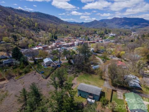 21 Queen Street Sylva NC 28779