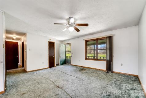 21 Queen Street Sylva NC 28779