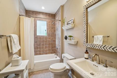 133 Falls Summit Road Hendersonville NC 28739