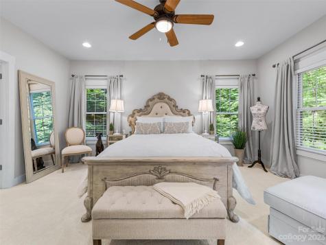 40 Village Pointe Lane Asheville NC 28803