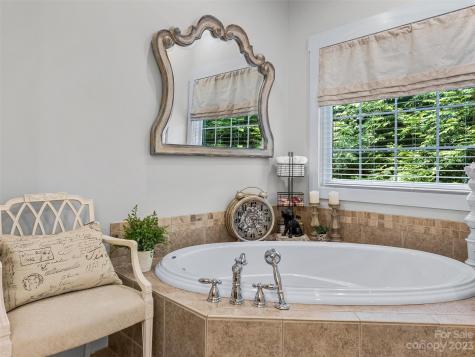 40 Village Pointe Lane Asheville NC 28803