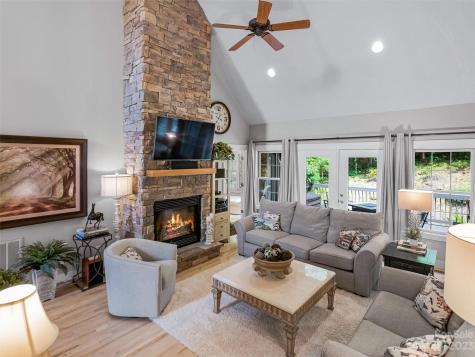 40 Village Pointe Lane Asheville NC 28803